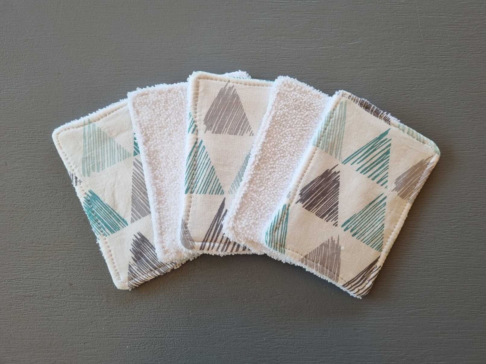 Make-up remover pads