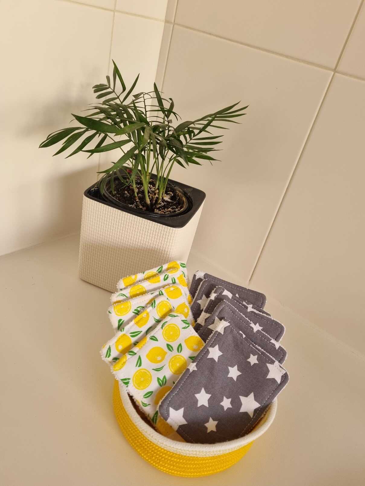 Make-up remover pads